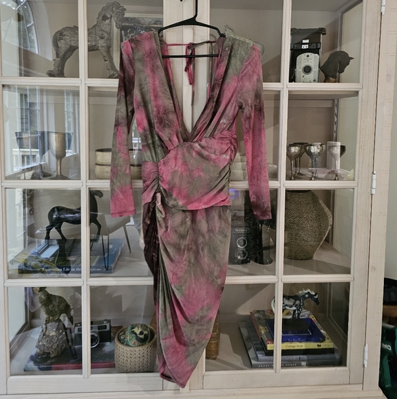 Luxxel Tie Dye Ruched Midi Dress - Picture 4 of 10